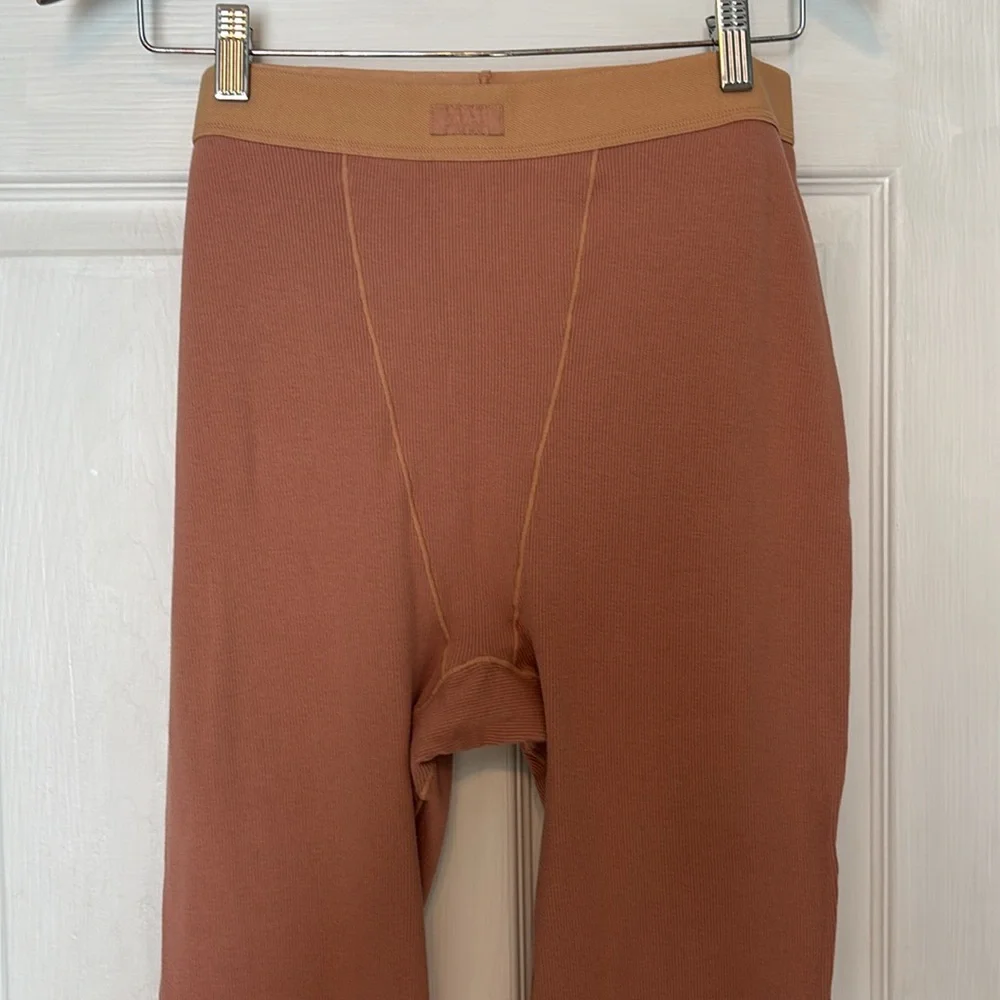 SKIMS bottoms - Picture 3 of 7